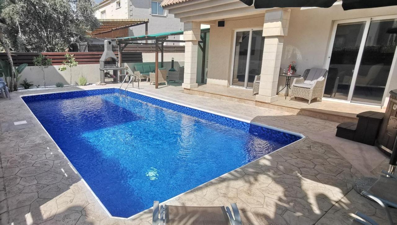 Great Villa Maria Paralimni Esterno foto