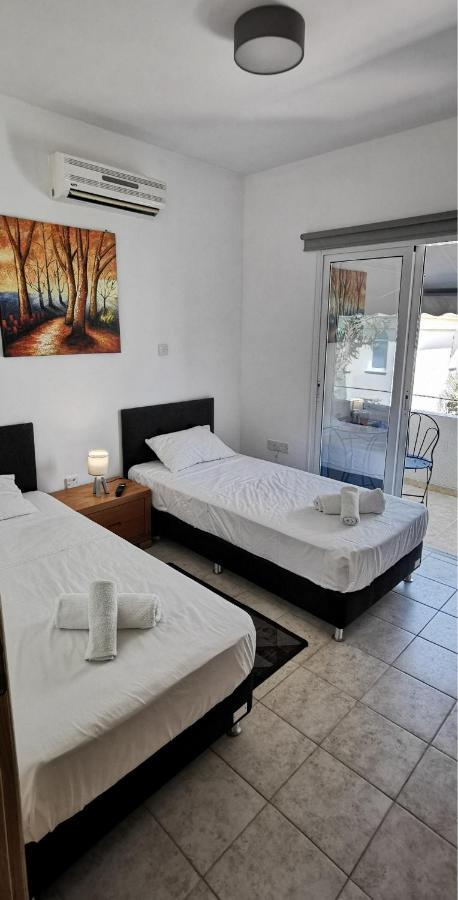 Great Villa Maria Paralimni Esterno foto