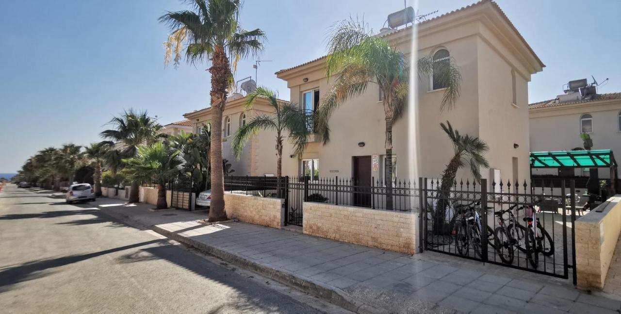 Great Villa Maria Paralimni Esterno foto